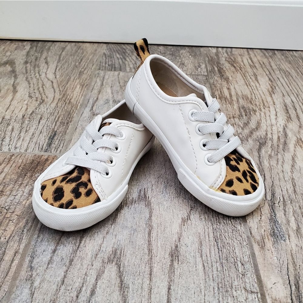 Old Navy White and Leopard Print Shoes Size 5